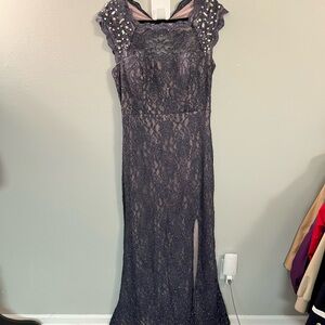 Elegant‎ Lace Evening Dress in Dark Purple